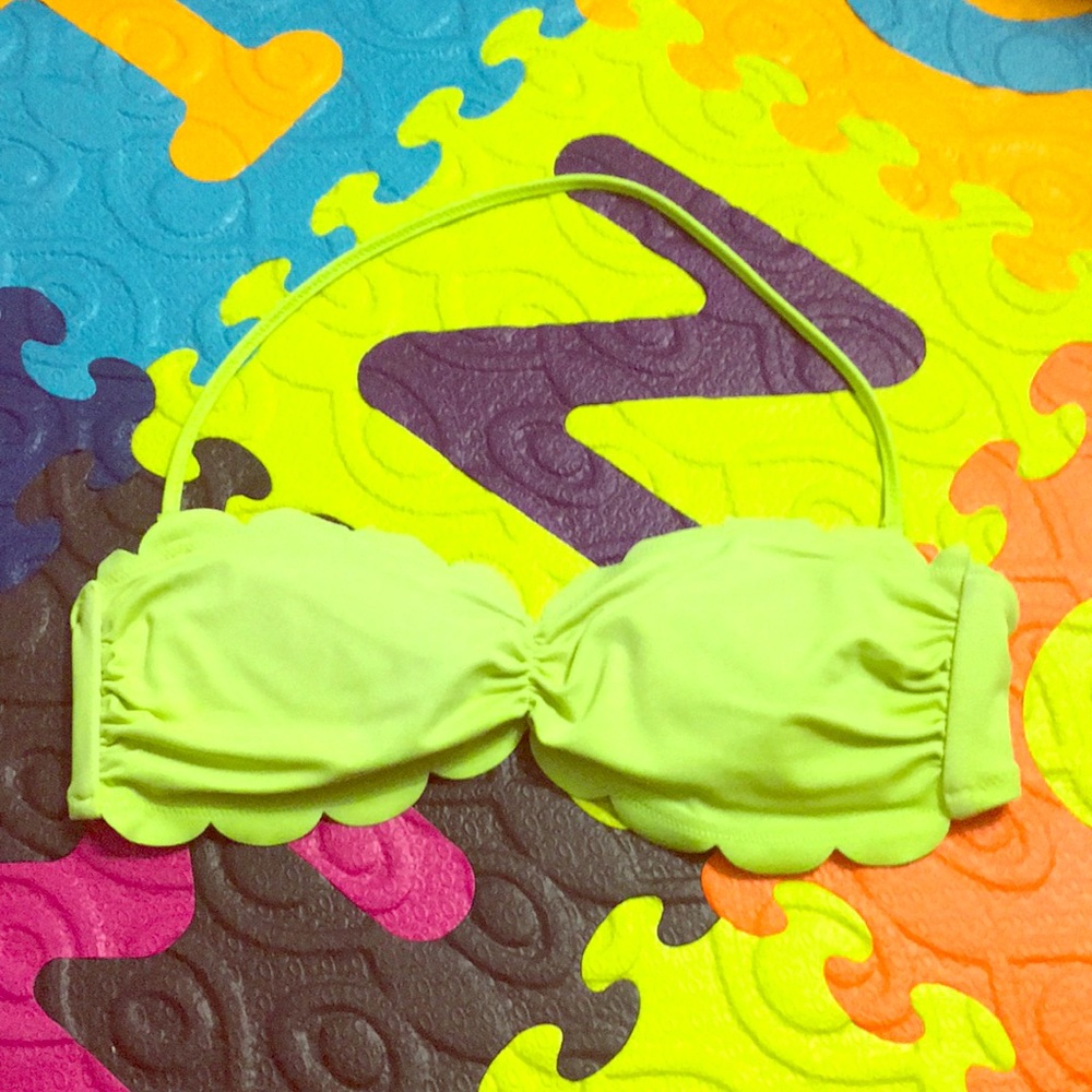 Scallop swim top